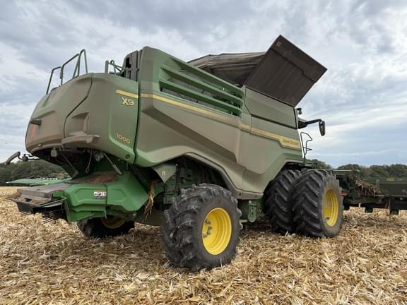 Image of John Deere X9 1000 equipment image 4