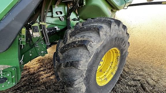 Image of John Deere X9 1000 equipment image 2