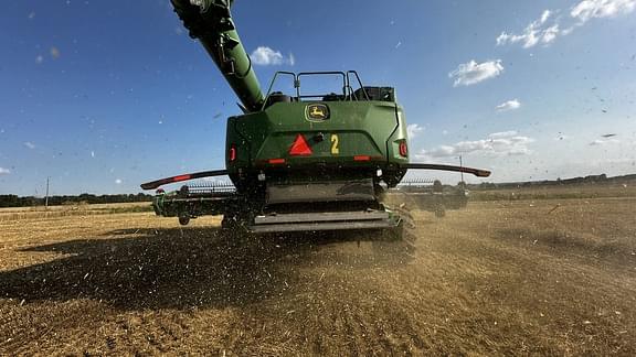 Image of John Deere X9 1000 equipment image 3