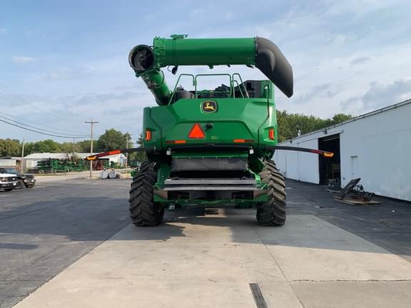 Image of John Deere X9 1000 equipment image 3