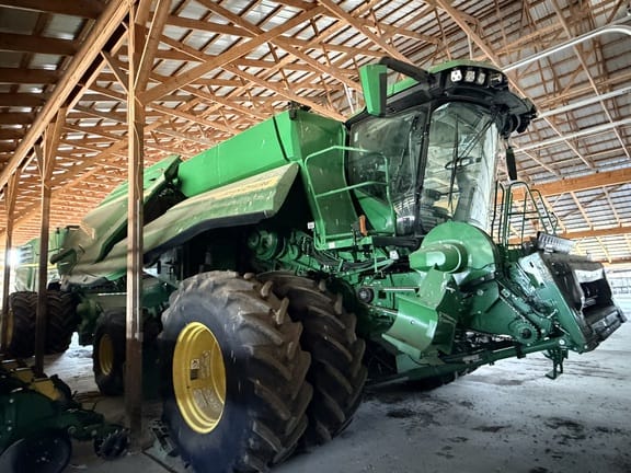 2023 John Deere X9 1000 Equipment Image0