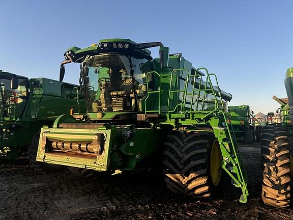 Image of John Deere X9 1000 equipment image 1