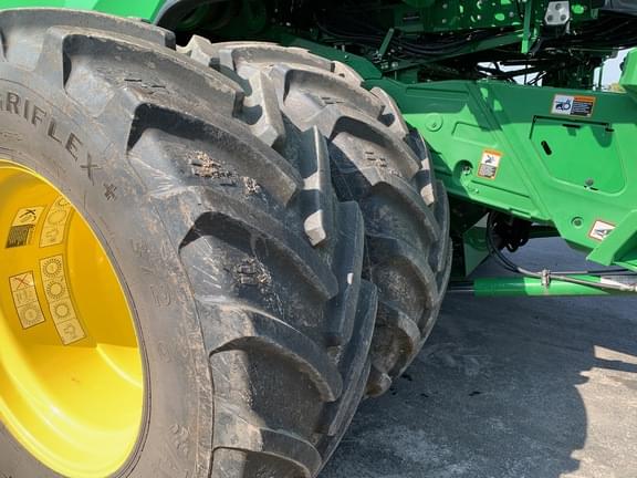 Image of John Deere X9 1000 equipment image 4