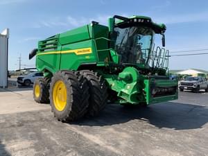 2023 John Deere X9 1000 Image
