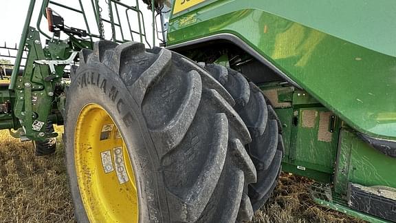 Image of John Deere X9 1000 equipment image 2