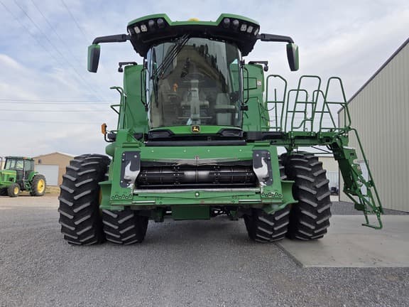 Image of John Deere X9 1000 equipment image 2