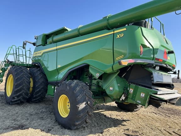 Image of John Deere X9 1000 equipment image 2