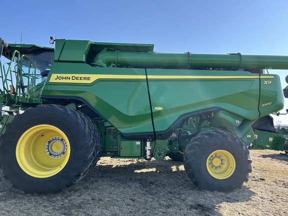 Image of John Deere X9 1000 equipment image 1