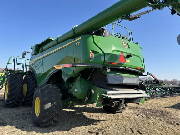 Image of John Deere X9 1000 equipment image 3