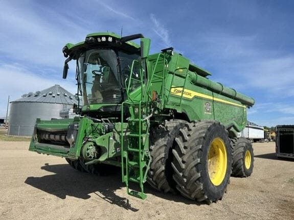 2023 John Deere X9 1000 Equipment Image0