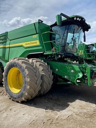 Image of John Deere X9 1000 equipment image 1