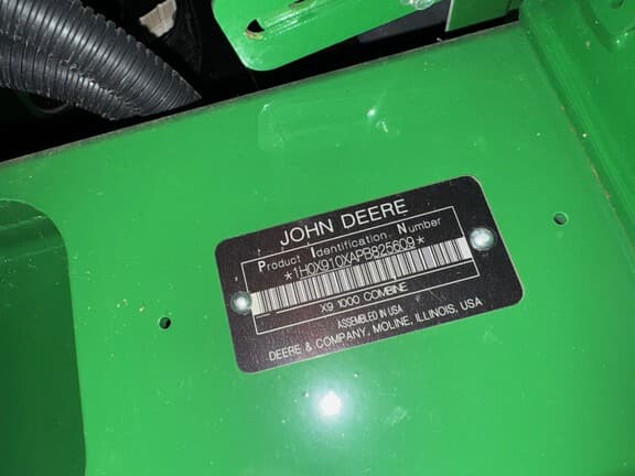 Image of John Deere X9 1000 equipment image 3
