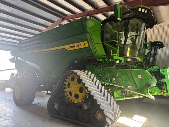 2023 John Deere X9 1000 Equipment Image0