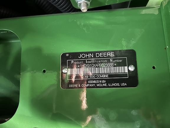 Image of John Deere X9 1000 equipment image 1