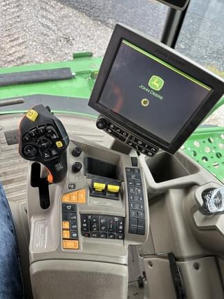 Image of John Deere X9 1000 equipment image 2
