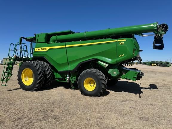 Image of John Deere X9 1000 equipment image 1