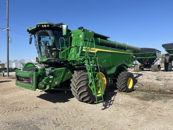 2023 John Deere X9 1000 Equipment Image0