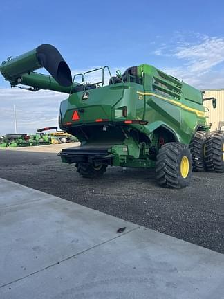 Image of John Deere X9 1000 equipment image 2