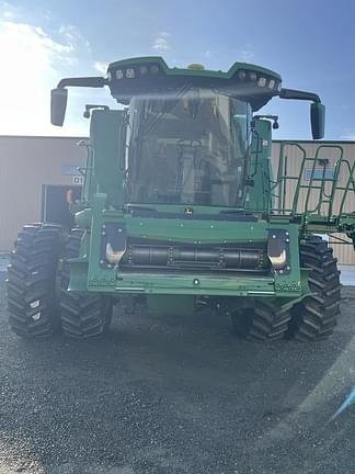 Image of John Deere X9 1000 equipment image 1
