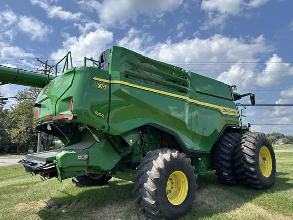 Image of John Deere X9 1000 equipment image 4