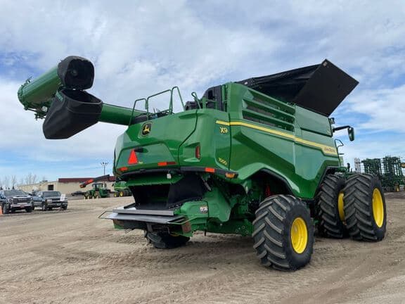 Image of John Deere X9 1000 equipment image 4