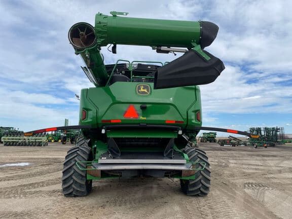 Image of John Deere X9 1000 equipment image 3