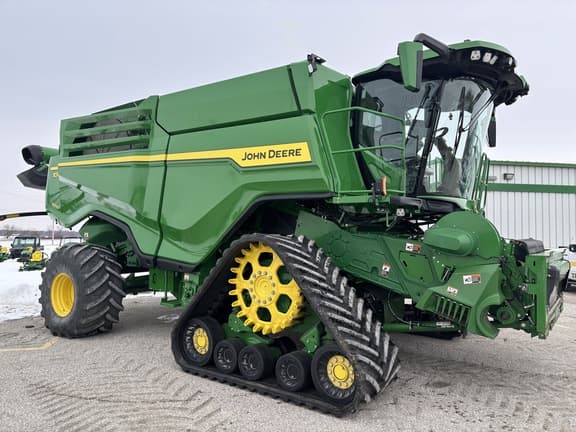 Image of John Deere X9 1000 equipment image 4