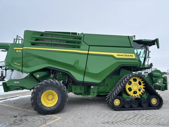 Image of John Deere X9 1000 equipment image 3