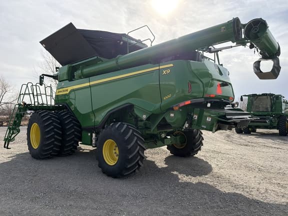 Image of John Deere X9 1000 equipment image 3