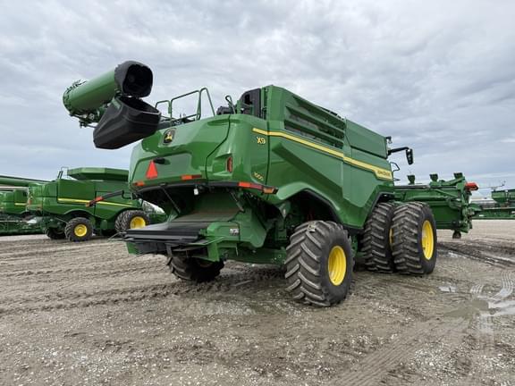 Image of John Deere X9 1000 equipment image 4