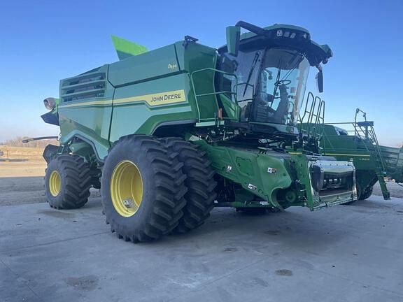 Image of John Deere X9 1000 equipment image 2