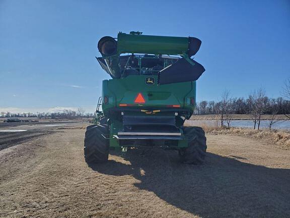 Image of John Deere X9 1000 equipment image 1