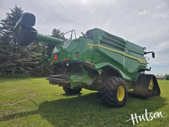 Image of John Deere X9 1000 equipment image 2