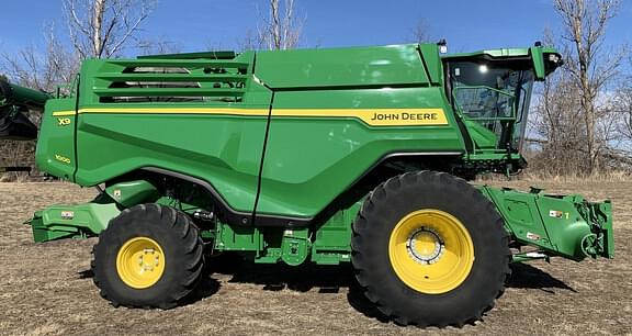 Image of John Deere X9 1000 equipment image 1