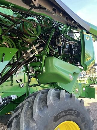 Image of John Deere X9 1000 equipment image 4