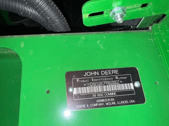 Image of John Deere X9 1000 equipment image 4