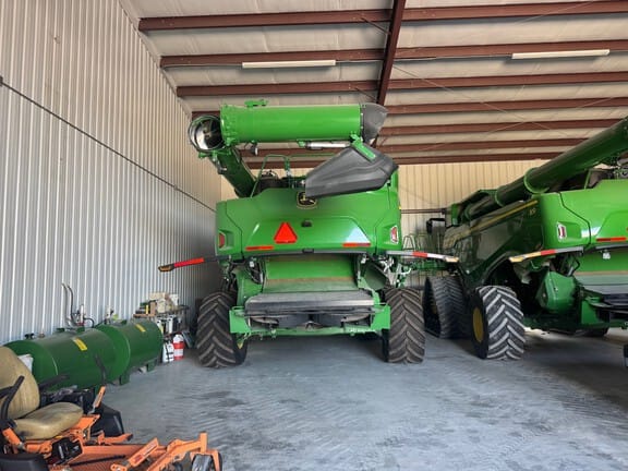 2023 John Deere X9 1000 Equipment Image0