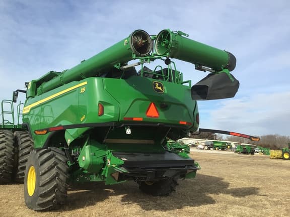 Image of John Deere X9 1000 equipment image 3