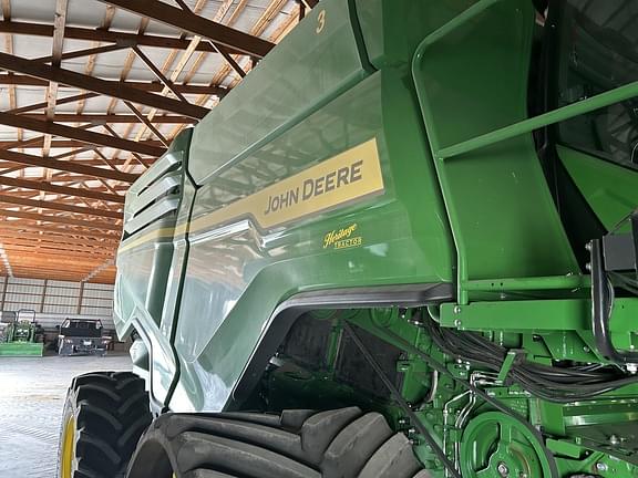 Image of John Deere X9 1000 equipment image 4