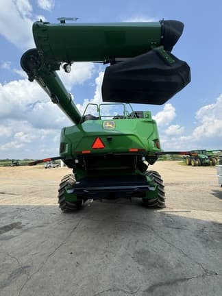 Image of John Deere X9 1000 equipment image 4