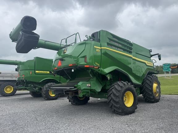 Image of John Deere X9 1000 equipment image 3