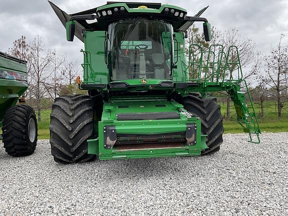 Image of John Deere X9 1000 equipment image 2