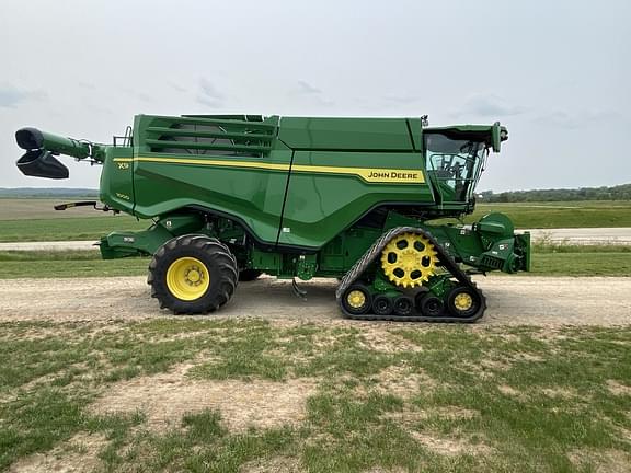 Image of John Deere X9 1000 equipment image 3