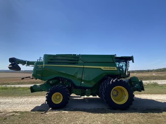 Image of John Deere X9 1000 equipment image 3