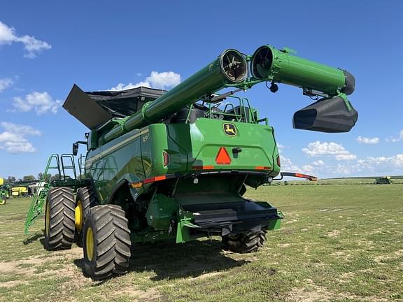 Image of John Deere X9 1000 equipment image 2
