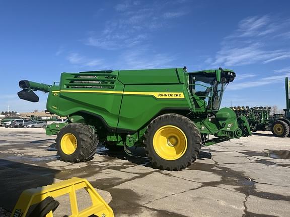 Image of John Deere X9 1000 equipment image 2