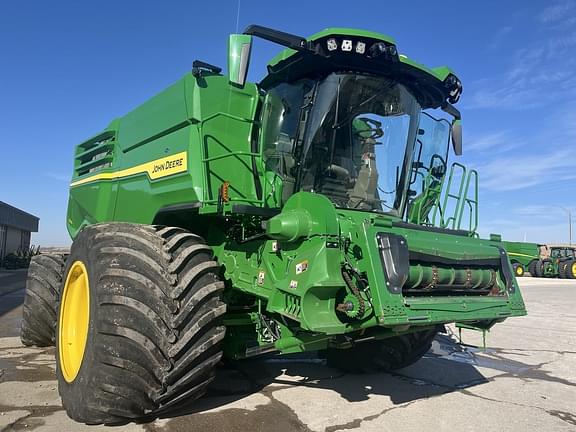 Image of John Deere X9 1000 equipment image 3