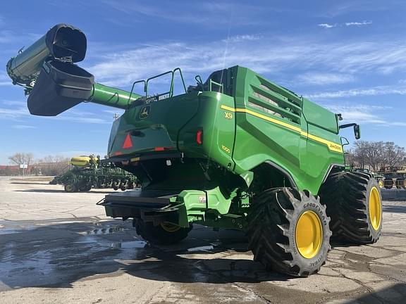 Image of John Deere X9 1000 equipment image 1