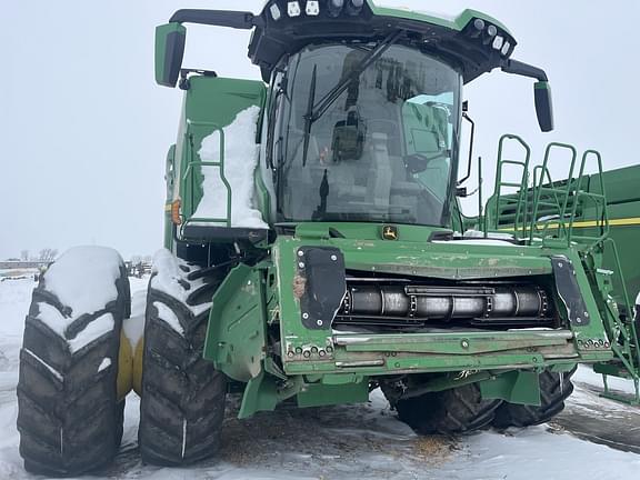 Image of John Deere X9 1000 equipment image 2