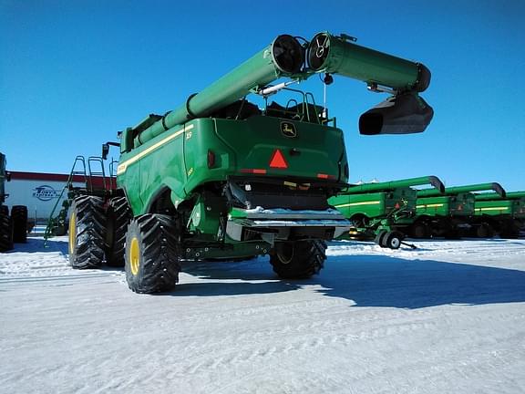 Image of John Deere X9 1000 equipment image 4